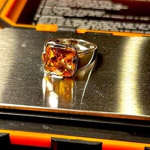 Sterling silver .925 ring with yellow topaz 💍✨ beautiful ring, great gift! 🎁